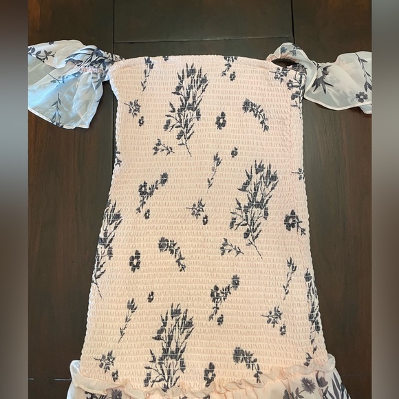 Kimi and Kai Maternity Maxi Dress - Picture 3 of 4